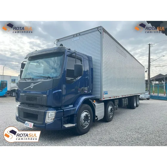 Volvo Vm 330 2021 Baú 11 Metros