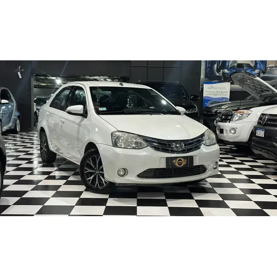 Toyota Etios 1.5 Platinum 4 P