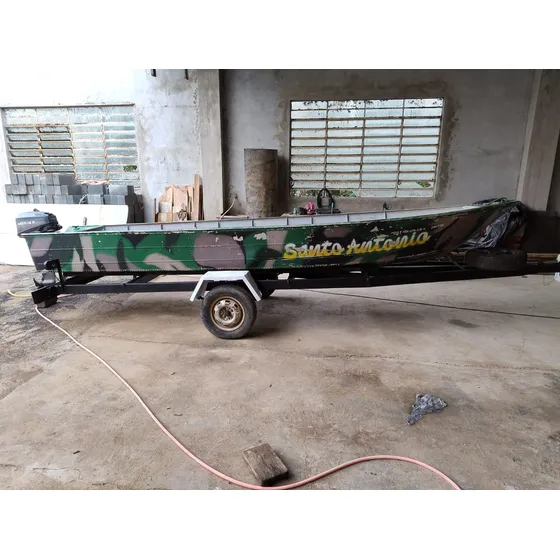Barco De Pesca De Aluminio , Tipo Bote Para Ate 3 Pessoas .