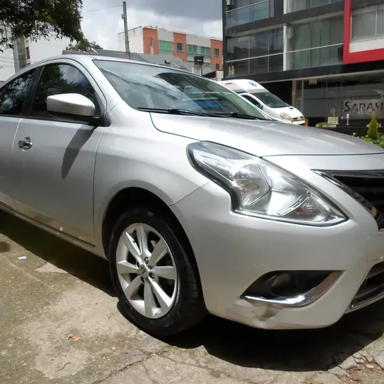 Nissan Versa 2018 1.6 Advance