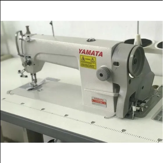 Máquina Costura Reta Industrial Yamata+led 127/220V
