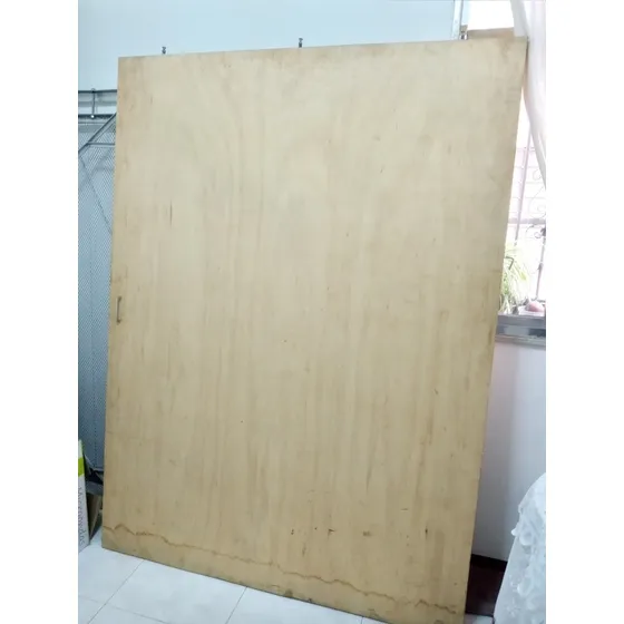 Puerta De Madera Entamborada O Tabique De Madera Entamborada