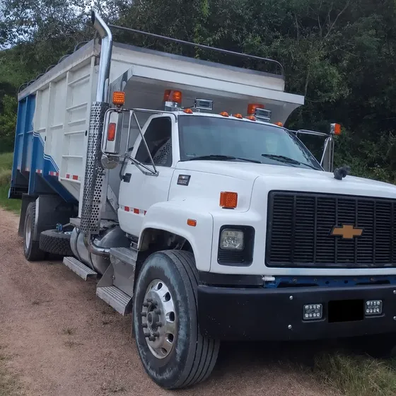 Volqueta Kodiak Modelo 2000