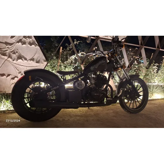 Bobber Monocilíndrco 250cc Color Negro Mate