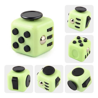 Cubo Anti Estrés. Ayuda A Calmar La Ansiedad Y El Estrés. Color Verde Cubo Anti Estrés. Ayuda A Calmar La Ansiedad Y El Estrés. Color Verde