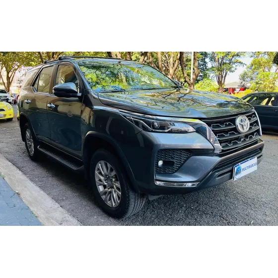 Toyota Hilux Sw4 2.7 Srv 7 Lugares 4x2 16v