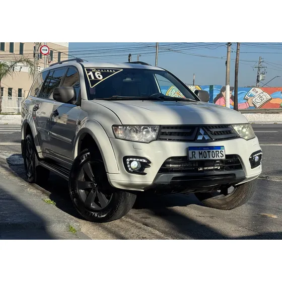 Mitsubishi Pajero 3.2 Hpe-s Aut. 5p