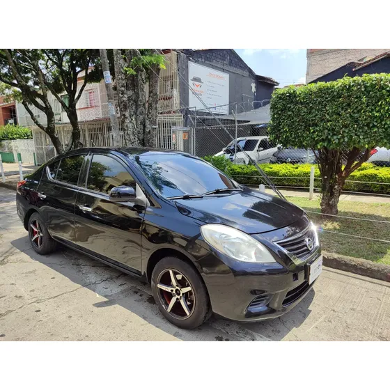 Nissan Versa 1.6 Sense