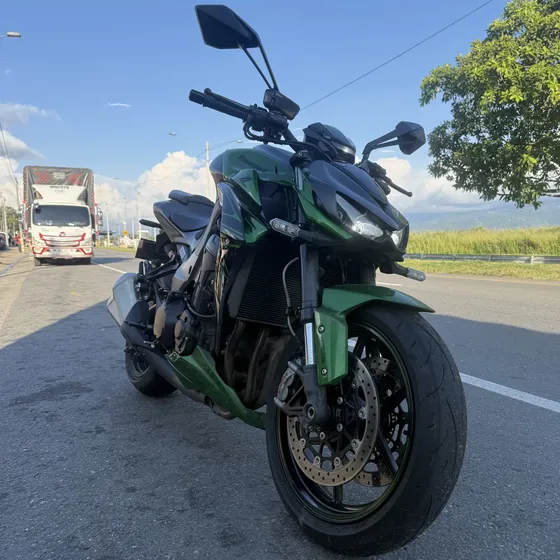 Kawasaki Z1000 R