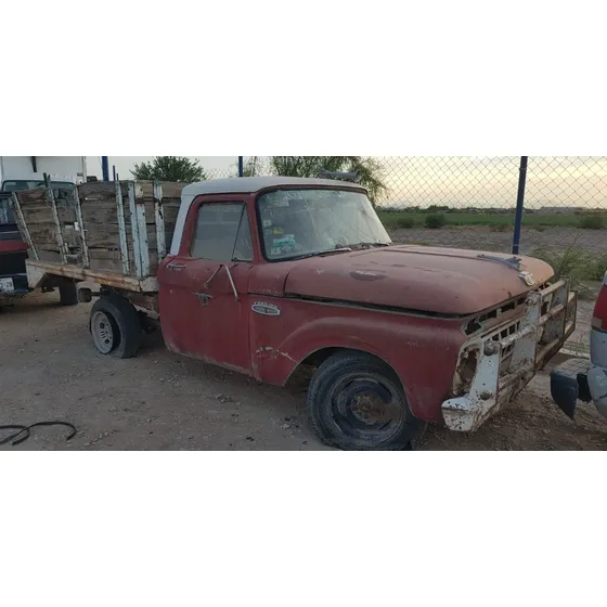 Camion Clásico Ford 100 Granjero En Buenas Condiciones