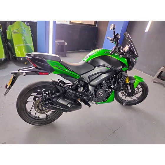 Moto Dominar Verde Con Barras De Lujo En Excelente Estado