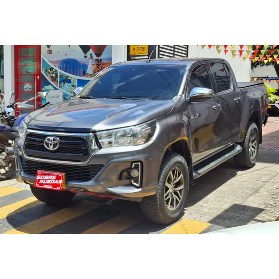 Toyota Hilux Sr 2.4cc Mt Diesel 4x4