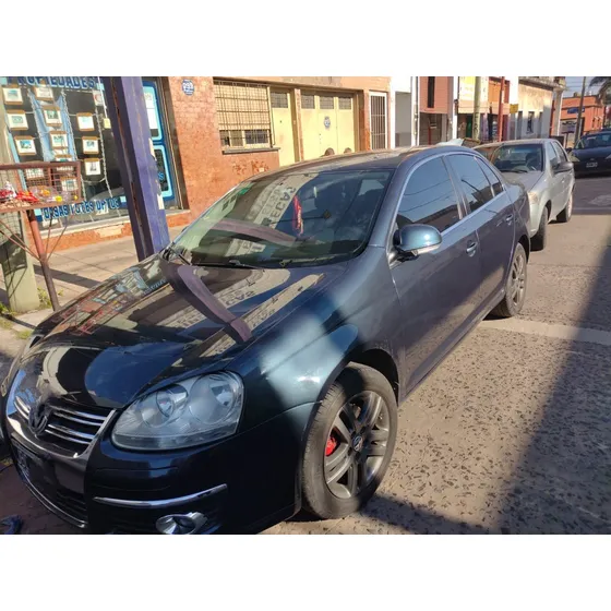 Volkswagen Vento 2.5 Luxury 170cv