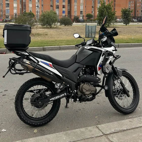 Akt Tt 200 Modelo 2026, 5.000 Km Con Garantía Vigente