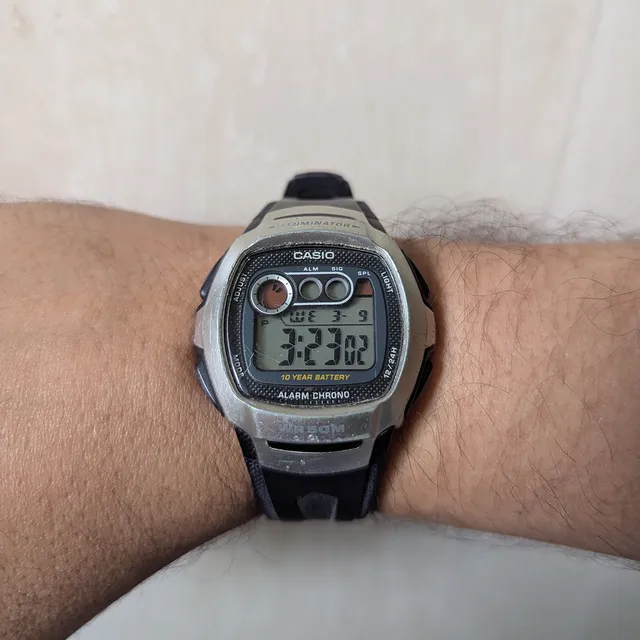 Reloj Casio W-210 Original Usado En Buen Estado