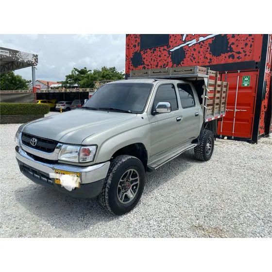 Toyota Hilux 2.4 Ex