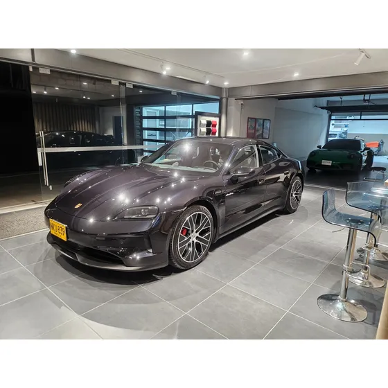Porsche Taycan 4s