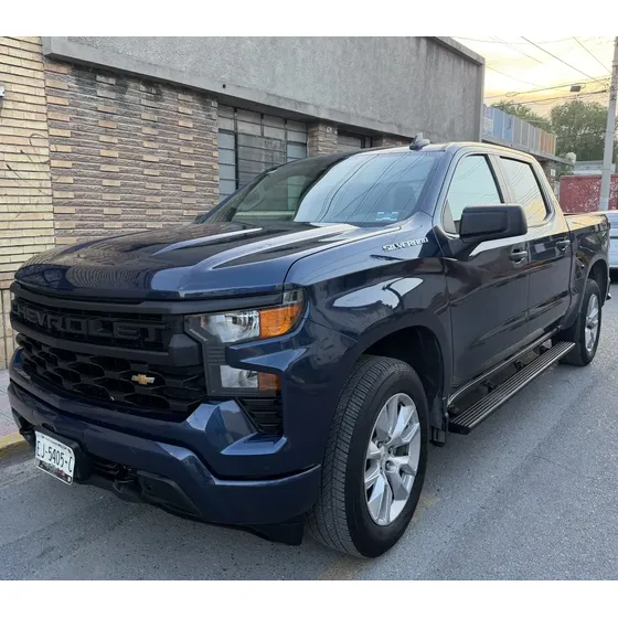 Chevrolet Silverado 2023 5.3 V8 Custom Doble Cabina 4x4 At