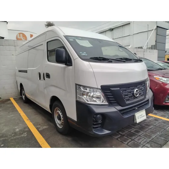 Nissan Urvan 2.5 Panel Amplia Aa Mt