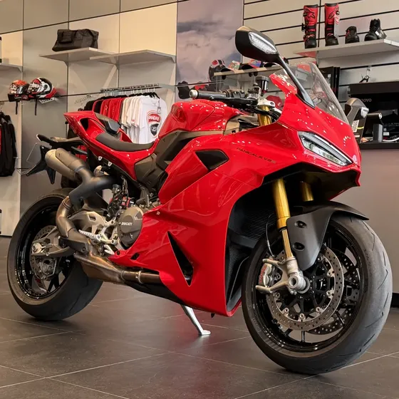 Ducati Panigale V2s 2025