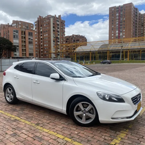 Volvo V40 2014 1.6 T4 Kinetic