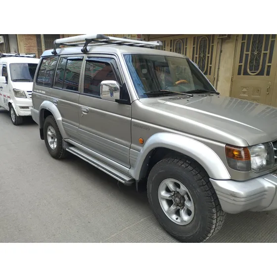 Mitsubishi Montero 3.0 V13