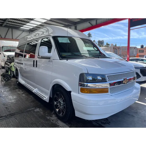 Chevrolet Express 6.0 Ls D 12 Pas At