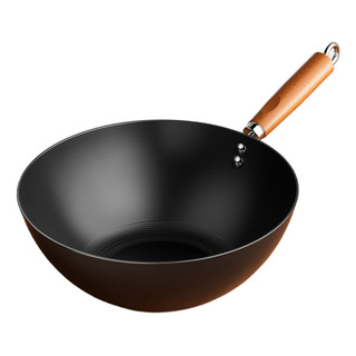 Olla De Hierro, Sartén, Plato Salteado Con Luz Ahumada Olla De Hierro, Sartén, Plato Salteado Con Luz Ahumada