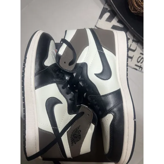 Zapatillas Nike Air Jordán 1 Retro High Dark Mocha Hombre