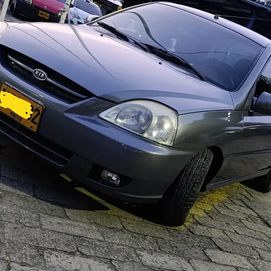 Kia Stylus 2011 Sedan