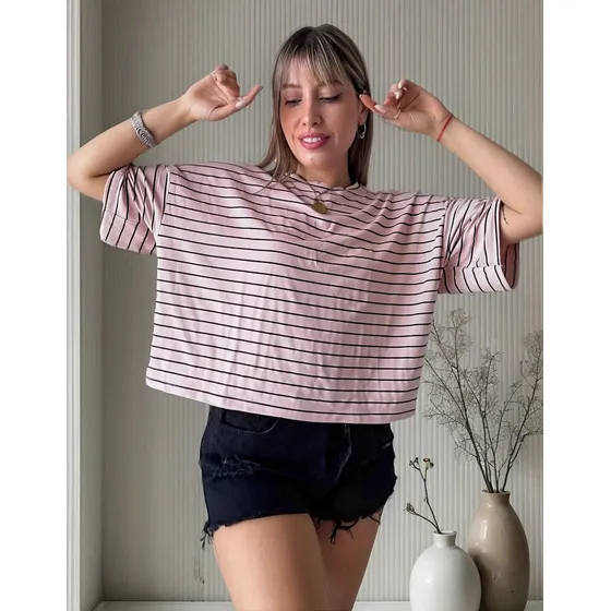 Remera Manga Corta Oversize Basica Escote V  Cuello Redondo 