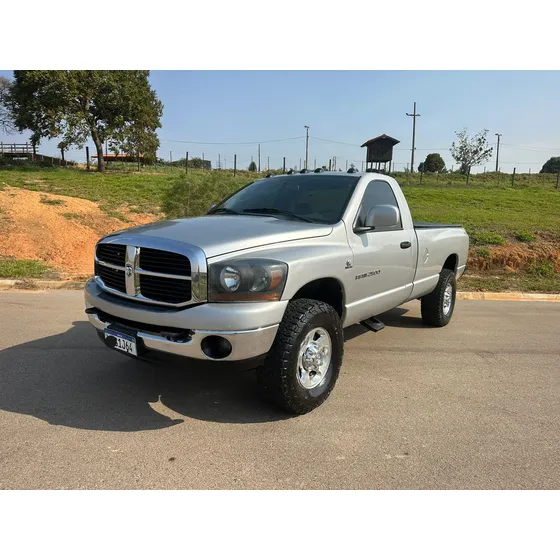 Dodge Ram 2500 5.9 Cab. Simples 4x4 2p