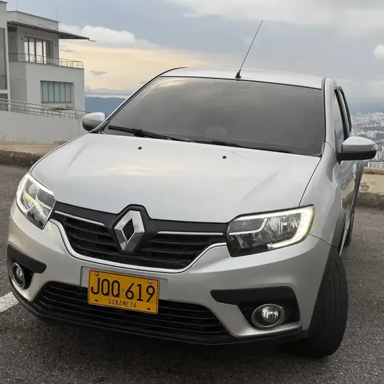 Renault Logan 2021 1.6 Privilege / Intens