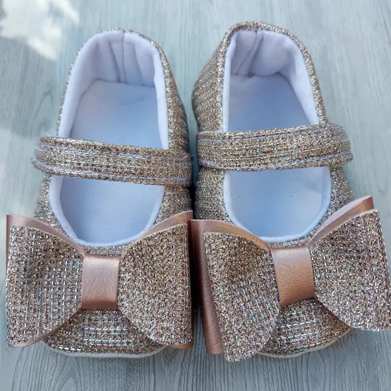 Zapatos Para Bebés .    Son Zapatos Suaves Y Flexibles