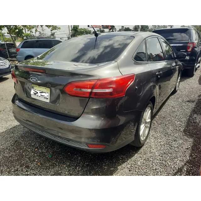 Ford Focus Americano