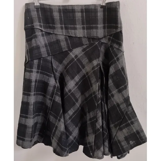Falda Negra De Cuadro, Talla M, Marca Zara