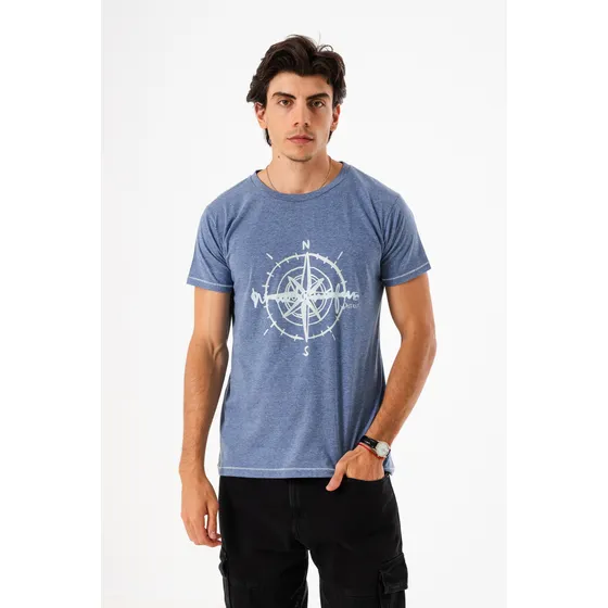 Remera District Chela Estampa Central Puntos Cardinales