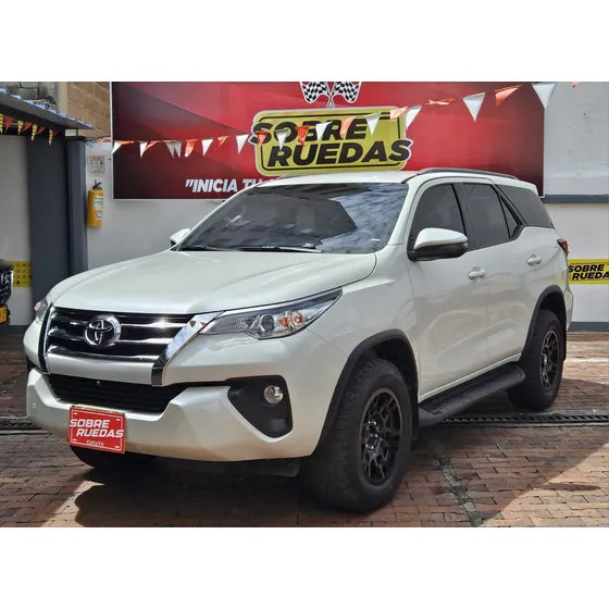 Toyota Fortuner 2.4 Sw4 Diesel 4x2