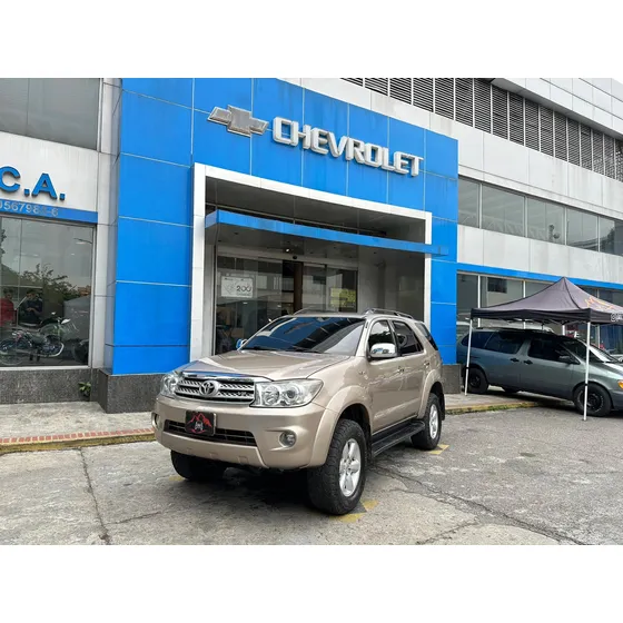 Toyota Fortuner Sr