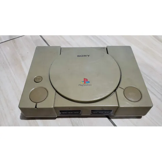 Playstation 1 Fat Só O Aparelho. Controle Nao Pegou E O Leitor Nao Leu. Tá Com Defeito. 000.  M34