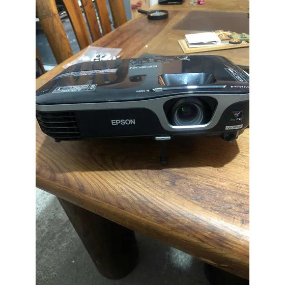 Proyector Epson H438a Usado Con Lámpara Lastimada