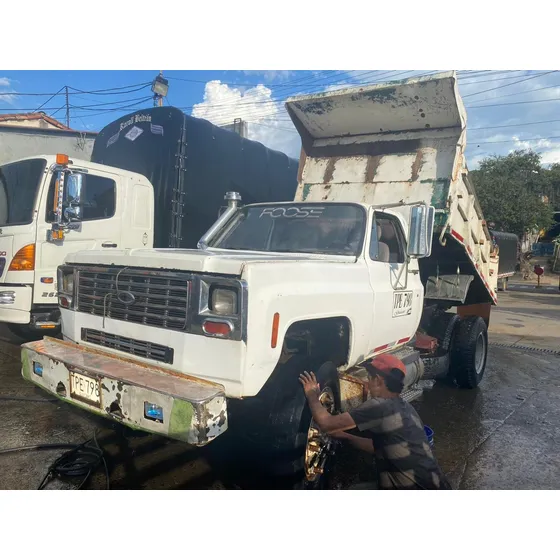 Se   Vende Volqueta  Ford, Modelo 1969, Cabina De Chevrolet
