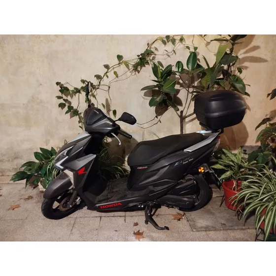 Honda New Elite, Perfecto Estado, Con Baúl Givi