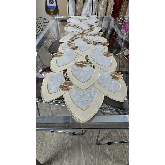 Trilho De Mesa 40x180cm Caminho Guipir Boradado Renda Croche