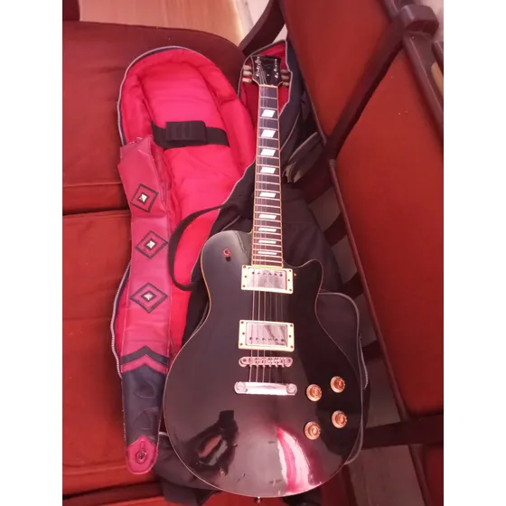 Guitarra Electrica Stagg Con Sincha Y Forro