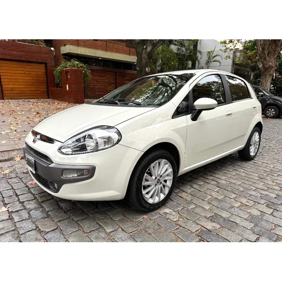 Fiat Punto 1.6 Essence Uconnect + Nav