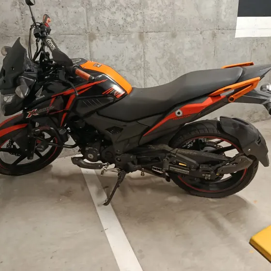 Naranja Con Negro