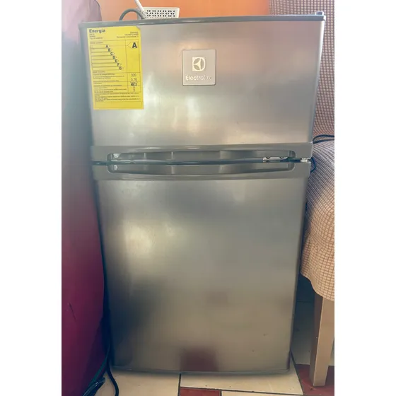 Minibar Electroluz Ertm87g3hrs