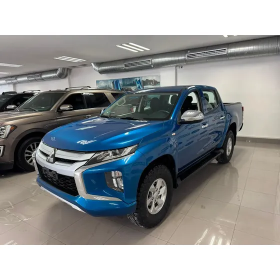 Mitsubishi L200 2023 2.4 Glx Cabina Doble 4x2 Mt