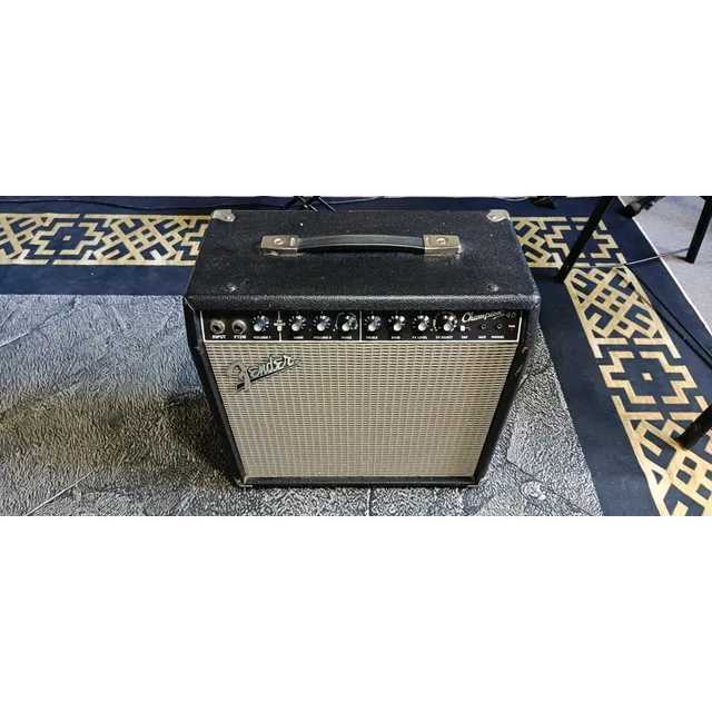 Amplificador Guitarra Fender Champion 40 Color Negro